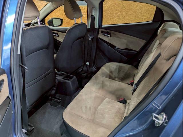 デミオ １３Ｓテーラードブラウン　特別仕様車　純正ナビ　フルセグＴＶ　ＢＴ接続　バックモニター　ＬＥＤヘッドライト　純正１５インチＡＷ　オールシーズンタイヤ　シートヒーター　ＨＵＤ　ＢＳＭ　ドラレコ　アドバンストキー　予備キー　ＥＴＣ（66枚目）
