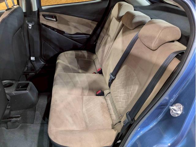 デミオ １３Ｓテーラードブラウン　特別仕様車　純正ナビ　フルセグＴＶ　ＢＴ接続　バックモニター　ＬＥＤヘッドライト　純正１５インチＡＷ　オールシーズンタイヤ　シートヒーター　ＨＵＤ　ＢＳＭ　ドラレコ　アドバンストキー　予備キー　ＥＴＣ（68枚目）