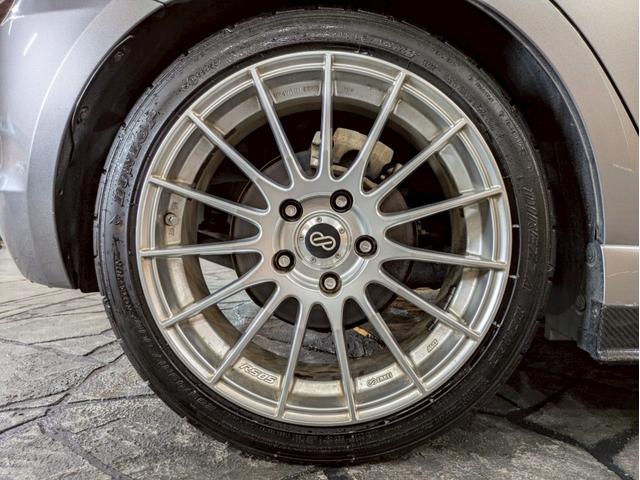 スイフトスポーツ ベースグレード　ユーザー様直接仕入　モンスタースポーツマフラー　カーボンサイドスカート　ＢＬＩＴＺ車高調　ＥＮＫＥＩ１７インチＡＷ　社外ナビ　フルセグＴＶ　ＢＴ接続　バックカメラ　ＨＩＤヘッドライト　ドラレコ　ＥＴＣ（69枚目）