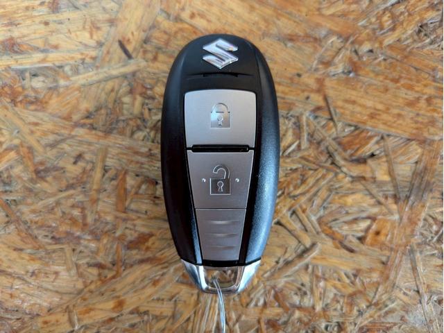 スイフトスポーツ ベースグレード　ユーザー様直接仕入　モンスタースポーツマフラー　カーボンサイドスカート　ＢＬＩＴＺ車高調　ＥＮＫＥＩ１７インチＡＷ　社外ナビ　フルセグＴＶ　ＢＴ接続　バックカメラ　ＨＩＤヘッドライト　ドラレコ　ＥＴＣ（70枚目）