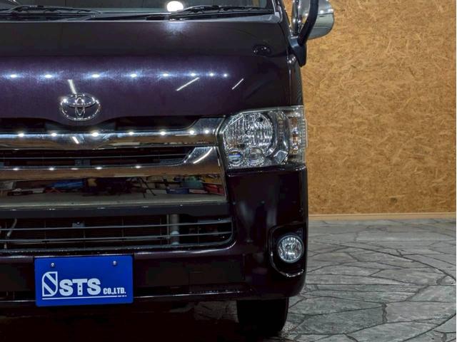 レジアスエースバン スーパーＧＬ　ダークプライムＩＩ　ユーザー様直接仕入れ　４ＷＤ　ベッドキット　純正ナビ　デジタルＴＶ　Ｂｌｕｅｔｏｏｔｈ　ハーフレザーシート　ＬＥＤヘッドライト　フォグライト　ステアスイッチ　Ｐスタート　スマートキー　予備キー　ＥＴＣ（11枚目）