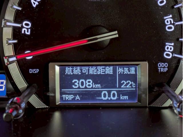 レジアスエースバン スーパーＧＬ　ダークプライムＩＩ　ユーザー様直接仕入れ　４ＷＤ　ベッドキット　純正ナビ　デジタルＴＶ　Ｂｌｕｅｔｏｏｔｈ　ハーフレザーシート　ＬＥＤヘッドライト　フォグライト　ステアスイッチ　Ｐスタート　スマートキー　予備キー　ＥＴＣ（23枚目）