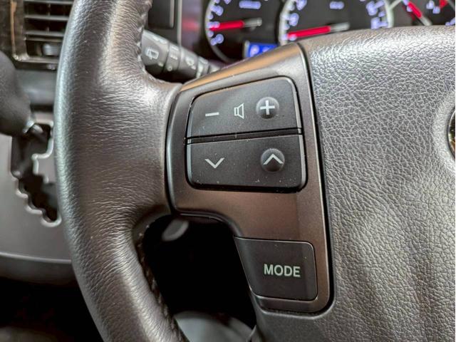 レジアスエースバン スーパーＧＬ　ダークプライムＩＩ　ユーザー様直接仕入れ　４ＷＤ　ベッドキット　純正ナビ　デジタルＴＶ　Ｂｌｕｅｔｏｏｔｈ　ハーフレザーシート　ＬＥＤヘッドライト　フォグライト　ステアスイッチ　Ｐスタート　スマートキー　予備キー　ＥＴＣ（25枚目）