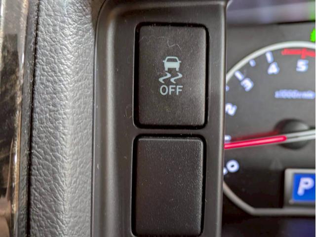 レジアスエースバン スーパーＧＬ　ダークプライムＩＩ　ユーザー様直接仕入れ　４ＷＤ　ベッドキット　純正ナビ　デジタルＴＶ　Ｂｌｕｅｔｏｏｔｈ　ハーフレザーシート　ＬＥＤヘッドライト　フォグライト　ステアスイッチ　Ｐスタート　スマートキー　予備キー　ＥＴＣ（28枚目）
