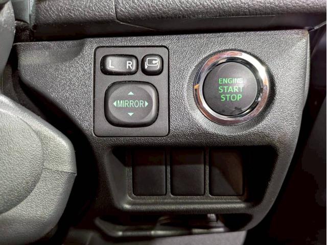 レジアスエースバン スーパーＧＬ　ダークプライムＩＩ　ユーザー様直接仕入れ　４ＷＤ　ベッドキット　純正ナビ　デジタルＴＶ　Ｂｌｕｅｔｏｏｔｈ　ハーフレザーシート　ＬＥＤヘッドライト　フォグライト　ステアスイッチ　Ｐスタート　スマートキー　予備キー　ＥＴＣ（29枚目）
