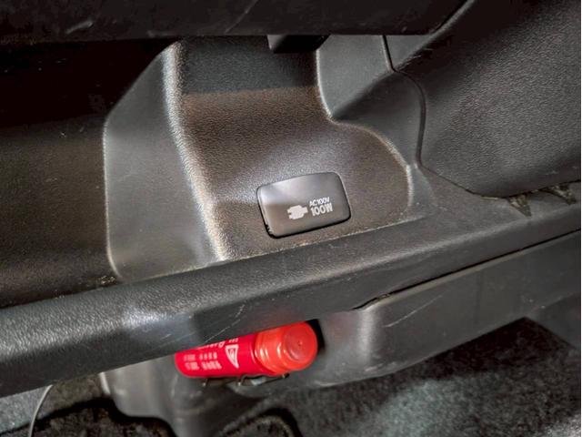 レジアスエースバン スーパーＧＬ　ダークプライムＩＩ　ユーザー様直接仕入れ　４ＷＤ　ベッドキット　純正ナビ　デジタルＴＶ　Ｂｌｕｅｔｏｏｔｈ　ハーフレザーシート　ＬＥＤヘッドライト　フォグライト　ステアスイッチ　Ｐスタート　スマートキー　予備キー　ＥＴＣ（41枚目）