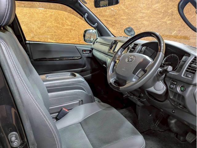 レジアスエースバン スーパーＧＬ　ダークプライムＩＩ　ユーザー様直接仕入れ　４ＷＤ　ベッドキット　純正ナビ　デジタルＴＶ　Ｂｌｕｅｔｏｏｔｈ　ハーフレザーシート　ＬＥＤヘッドライト　フォグライト　ステアスイッチ　Ｐスタート　スマートキー　予備キー　ＥＴＣ（45枚目）