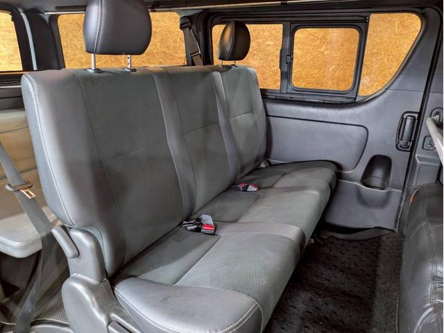 レジアスエースバン スーパーＧＬ　ダークプライムＩＩ　ユーザー様直接仕入れ　４ＷＤ　ベッドキット　純正ナビ　デジタルＴＶ　Ｂｌｕｅｔｏｏｔｈ　ハーフレザーシート　ＬＥＤヘッドライト　フォグライト　ステアスイッチ　Ｐスタート　スマートキー　予備キー　ＥＴＣ（53枚目）