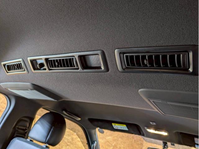 レジアスエースバン スーパーＧＬ　ダークプライムＩＩ　ユーザー様直接仕入れ　４ＷＤ　ベッドキット　純正ナビ　デジタルＴＶ　Ｂｌｕｅｔｏｏｔｈ　ハーフレザーシート　ＬＥＤヘッドライト　フォグライト　ステアスイッチ　Ｐスタート　スマートキー　予備キー　ＥＴＣ（54枚目）