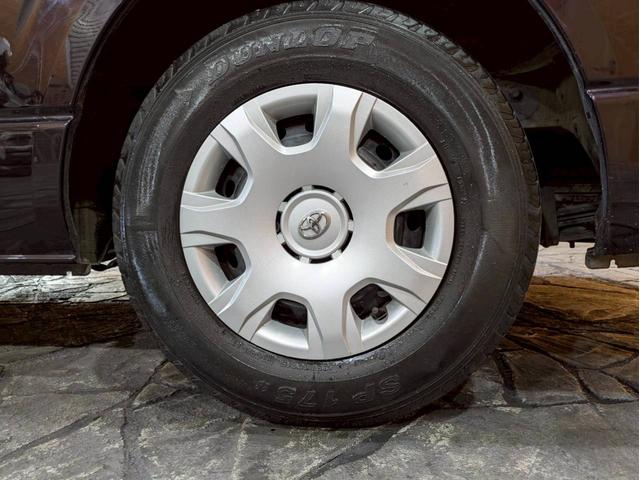 レジアスエースバン スーパーＧＬ　ダークプライムＩＩ　ユーザー様直接仕入れ　４ＷＤ　ベッドキット　純正ナビ　デジタルＴＶ　Ｂｌｕｅｔｏｏｔｈ　ハーフレザーシート　ＬＥＤヘッドライト　フォグライト　ステアスイッチ　Ｐスタート　スマートキー　予備キー　ＥＴＣ（70枚目）
