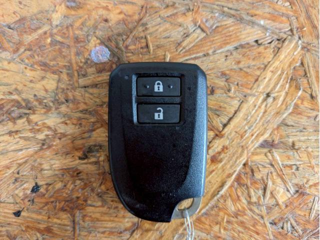 レジアスエースバン スーパーＧＬ　ダークプライムＩＩ　ユーザー様直接仕入れ　４ＷＤ　ベッドキット　純正ナビ　デジタルＴＶ　Ｂｌｕｅｔｏｏｔｈ　ハーフレザーシート　ＬＥＤヘッドライト　フォグライト　ステアスイッチ　Ｐスタート　スマートキー　予備キー　ＥＴＣ（72枚目）