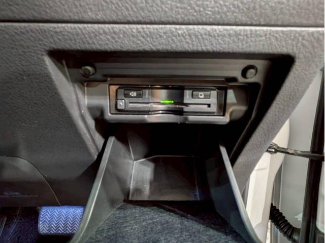 アルファード ３５０Ｓ　Ｃパッケージ　ツインムーンルーフ　社外リアバンパー・４本出しマフラー　ＨＫＳ車高調　両側パワスラ　パワーバックドア　アルパインナビ　ＤＴＶ　リアカメラ　フリップダウン　純正ＡＷ　レザーシート　シートヒーター　ＥＴＣ（32枚目）