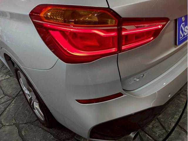 Ｘ１ ｘＤｒｉｖｅ　１８ｄ　Ｍスポーツ　ユーザー様直接仕入れ　アドバンスドセーフティ・ハイライン・コンフォートＰＫＧ　ルーフレール　レザーシート　メモリ付きパワーシート　純正ＡＷ　パワーバックドア　純正ナビ　ＨＵＤ　レーダークルーズ　ＥＴＣ（17枚目）