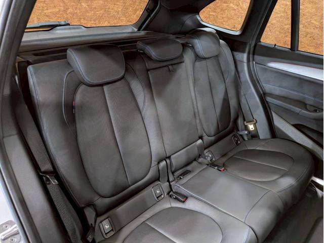 Ｘ１ ｘＤｒｉｖｅ　１８ｄ　Ｍスポーツ　ユーザー様直接仕入れ　アドバンスドセーフティ・ハイライン・コンフォートＰＫＧ　ルーフレール　レザーシート　メモリ付きパワーシート　純正ＡＷ　パワーバックドア　純正ナビ　ＨＵＤ　レーダークルーズ　ＥＴＣ（60枚目）