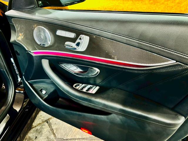 Ｅクラス Ｅ４３　４マチック　パノラミックスライディングルーフ　レーダーセーフティ　純正２０インチＡＷ　パワートランクリッド　純正ナビ　フルセグＴＶ　ＢＴ接続　アラウンドビュー　ナッパ黒革シート　ブルメスターサウンド　ＥＴＣ車載器（31枚目）