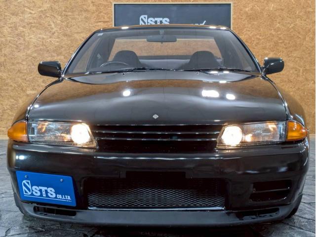スカイライン ＧＴ－Ｒ　ユーザー様直接仕入れ　走行５．５万キロ台　ＣｏｓｍｉｓＲａｃｉｎｇ１８インチアルミ　社外ポータブルナビ　デジタルＴＶ　ＬＯＮＺＡシフトノブ　リアウイング　ＲＡＺＯペダル　ＡＰＥＸｉエアクリ　電格ミラー（9枚目）