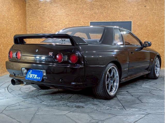 スカイライン ＧＴ－Ｒ　ユーザー様直接仕入れ　走行５．５万キロ台　ＣｏｓｍｉｓＲａｃｉｎｇ１８インチアルミ　社外ポータブルナビ　デジタルＴＶ　ＬＯＮＺＡシフトノブ　リアウイング　ＲＡＺＯペダル　ＡＰＥＸｉエアクリ　電格ミラー（15枚目）