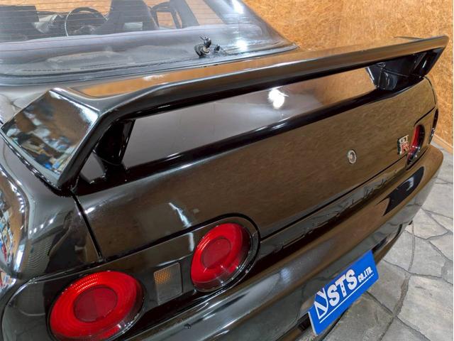 スカイライン ＧＴ－Ｒ　ユーザー様直接仕入れ　走行５．５万キロ台　ＣｏｓｍｉｓＲａｃｉｎｇ１８インチアルミ　社外ポータブルナビ　デジタルＴＶ　ＬＯＮＺＡシフトノブ　リアウイング　ＲＡＺＯペダル　ＡＰＥＸｉエアクリ　電格ミラー（22枚目）