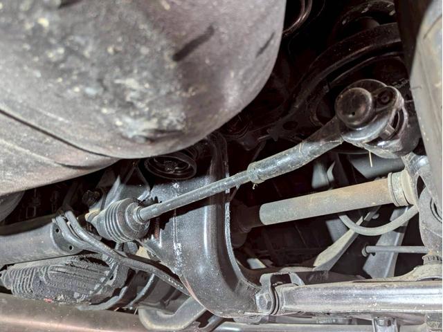 スカイライン ＧＴ－Ｒ　ユーザー様直接仕入れ　走行５．５万キロ台　ＣｏｓｍｉｓＲａｃｉｎｇ１８インチアルミ　社外ポータブルナビ　デジタルＴＶ　ＬＯＮＺＡシフトノブ　リアウイング　ＲＡＺＯペダル　ＡＰＥＸｉエアクリ　電格ミラー（26枚目）