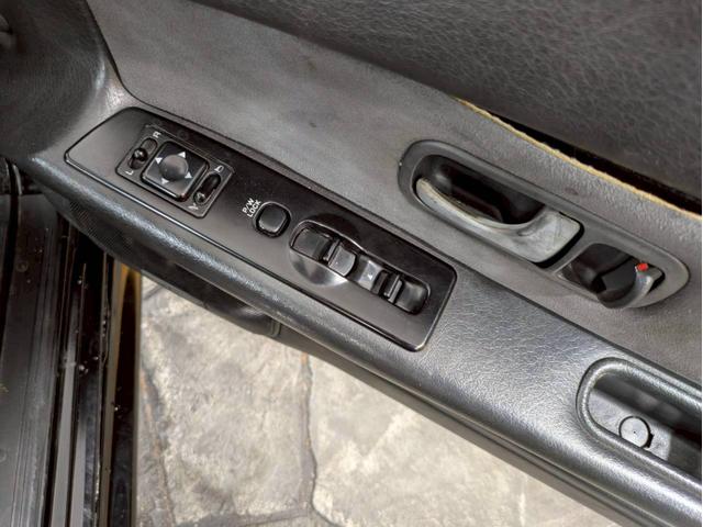 スカイライン ＧＴ－Ｒ　ユーザー様直接仕入れ　走行５．５万キロ台　ＣｏｓｍｉｓＲａｃｉｎｇ１８インチアルミ　社外ポータブルナビ　デジタルＴＶ　ＬＯＮＺＡシフトノブ　リアウイング　ＲＡＺＯペダル　ＡＰＥＸｉエアクリ　電格ミラー（36枚目）