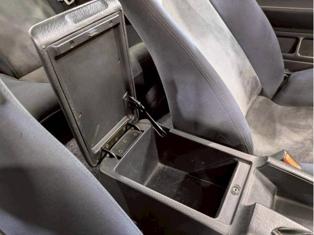 スカイライン ＧＴ－Ｒ　ユーザー様直接仕入れ　走行５．５万キロ台　ＣｏｓｍｉｓＲａｃｉｎｇ１８インチアルミ　社外ポータブルナビ　デジタルＴＶ　ＬＯＮＺＡシフトノブ　リアウイング　ＲＡＺＯペダル　ＡＰＥＸｉエアクリ　電格ミラー（46枚目）