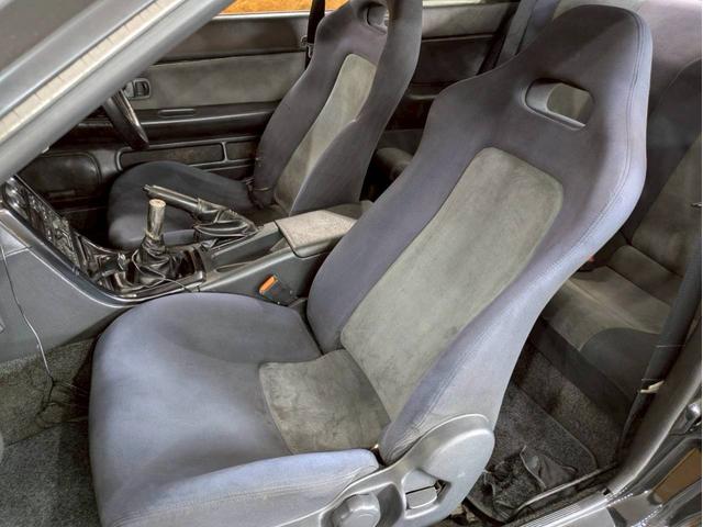 スカイライン ＧＴ－Ｒ　ユーザー様直接仕入れ　走行５．５万キロ台　ＣｏｓｍｉｓＲａｃｉｎｇ１８インチアルミ　社外ポータブルナビ　デジタルＴＶ　ＬＯＮＺＡシフトノブ　リアウイング　ＲＡＺＯペダル　ＡＰＥＸｉエアクリ　電格ミラー（58枚目）