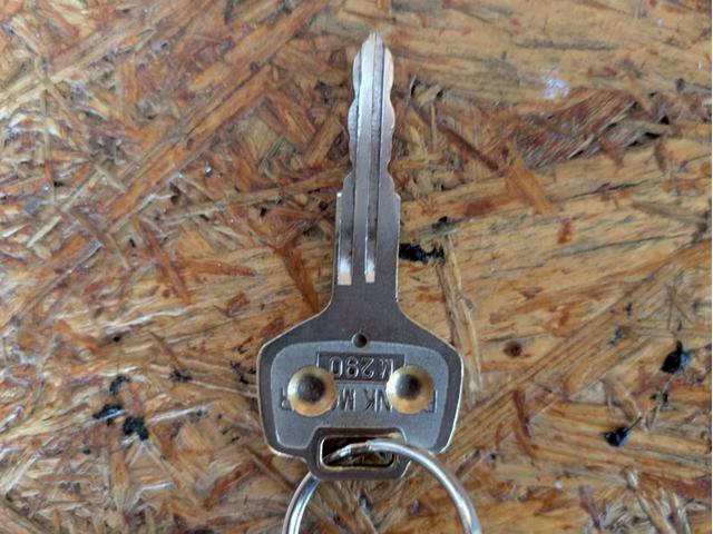 スカイライン ＧＴ－Ｒ　ユーザー様直接仕入れ　走行５．５万キロ台　ＣｏｓｍｉｓＲａｃｉｎｇ１８インチアルミ　社外ポータブルナビ　デジタルＴＶ　ＬＯＮＺＡシフトノブ　リアウイング　ＲＡＺＯペダル　ＡＰＥＸｉエアクリ　電格ミラー（70枚目）