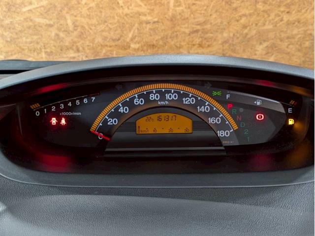 フリード Ｇ　ジャストセレクション　ユーザー様直接仕入れ　７人乗り　社外１５インチＡＷ　ＨＩＤヘッドライト　パワスラ　純正ナビ　デジタルＴＶ　バックモニター　シートバックフック・ポケット　ステアスイッチ　リモコンキー　スペアキー　ＥＴＣ（21枚目）