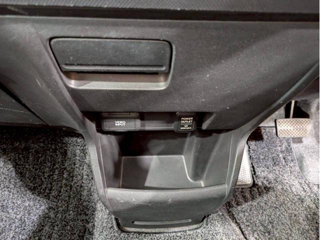 フリード Ｇ　ジャストセレクション　ユーザー様直接仕入れ　７人乗り　社外１５インチＡＷ　ＨＩＤヘッドライト　パワスラ　純正ナビ　デジタルＴＶ　バックモニター　シートバックフック・ポケット　ステアスイッチ　リモコンキー　スペアキー　ＥＴＣ（37枚目）