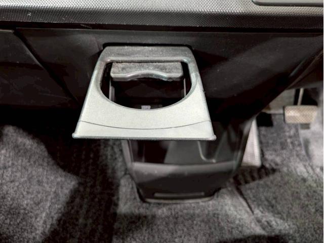 フリード Ｇ　ジャストセレクション　ユーザー様直接仕入れ　７人乗り　社外１５インチＡＷ　ＨＩＤヘッドライト　パワスラ　純正ナビ　デジタルＴＶ　バックモニター　シートバックフック・ポケット　ステアスイッチ　リモコンキー　スペアキー　ＥＴＣ（38枚目）