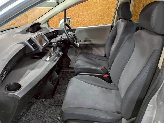 フリード Ｇ　ジャストセレクション　ユーザー様直接仕入れ　７人乗り　社外１５インチＡＷ　ＨＩＤヘッドライト　パワスラ　純正ナビ　デジタルＴＶ　バックモニター　シートバックフック・ポケット　ステアスイッチ　リモコンキー　スペアキー　ＥＴＣ（49枚目）