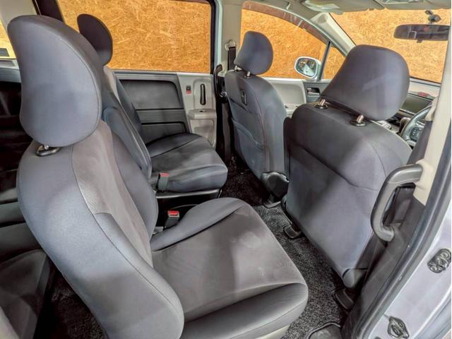 フリード Ｇ　ジャストセレクション　ユーザー様直接仕入れ　７人乗り　社外１５インチＡＷ　ＨＩＤヘッドライト　パワスラ　純正ナビ　デジタルＴＶ　バックモニター　シートバックフック・ポケット　ステアスイッチ　リモコンキー　スペアキー　ＥＴＣ（51枚目）