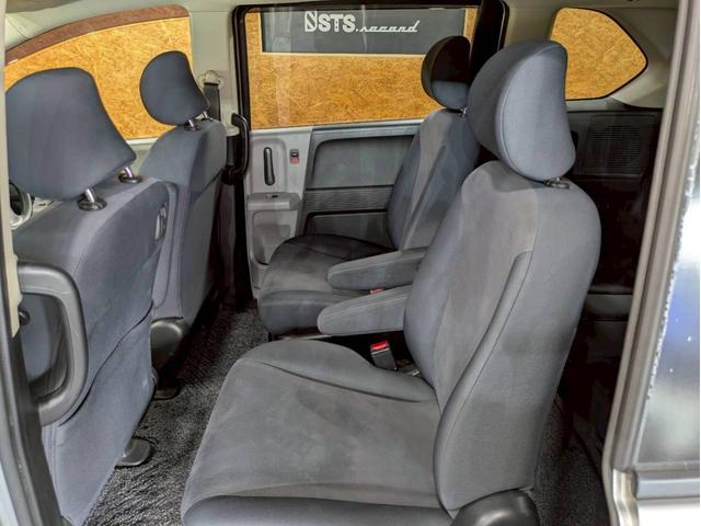 フリード Ｇ　ジャストセレクション　ユーザー様直接仕入れ　７人乗り　社外１５インチＡＷ　ＨＩＤヘッドライト　パワスラ　純正ナビ　デジタルＴＶ　バックモニター　シートバックフック・ポケット　ステアスイッチ　リモコンキー　スペアキー　ＥＴＣ（56枚目）