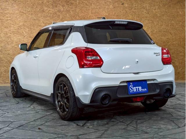 スイフトスポーツ ベースグレード　ユーザー様仕入　６速ＭＴ　ＨＫＳマフラー・タービンキット・キャタライザー・オイルクーラー・車高調　ＲＡＹＳ１７インチＡＷ　社外シフトノブ　アルミペダル　ＥＴＣ　スポーツＥＣＵ書換済　モンスタースポーツ（17枚目）