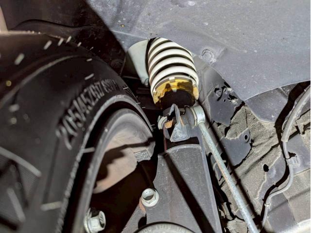 スイフトスポーツ ベースグレード　ユーザー様仕入　６速ＭＴ　ＨＫＳマフラー・タービンキット・キャタライザー・オイルクーラー・車高調　ＲＡＹＳ１７インチＡＷ　社外シフトノブ　アルミペダル　ＥＴＣ　スポーツＥＣＵ書換済　モンスタースポーツ（25枚目）