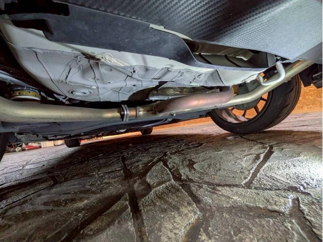 スイフトスポーツ ベースグレード　ユーザー様仕入　６速ＭＴ　ＨＫＳマフラー・タービンキット・キャタライザー・オイルクーラー・車高調　ＲＡＹＳ１７インチＡＷ　社外シフトノブ　アルミペダル　ＥＴＣ　スポーツＥＣＵ書換済　モンスタースポーツ（27枚目）