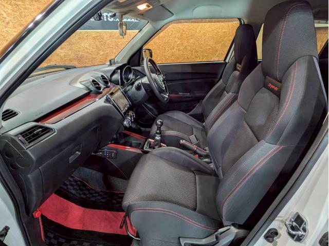 スイフトスポーツ ベースグレード　ユーザー様仕入　６速ＭＴ　ＨＫＳマフラー・タービンキット・キャタライザー・オイルクーラー・車高調　ＲＡＹＳ１７インチＡＷ　社外シフトノブ　アルミペダル　ＥＴＣ　スポーツＥＣＵ書換済　モンスタースポーツ（59枚目）