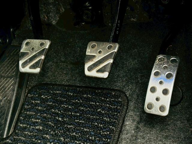 コルト ラリーアート　バージョンＲ　ラリアートマフラー　ショックローファースポーツ　社外ナビ　フルセグＴＶ　Ｂｌｕｅｔｏｏｔｈ　リアカメラ　ＨＩＤヘッドライト　フォグ　純正１６インチＡＷ　純正ＲＥＣＡＲＯシート　追加３連メーター　ＥＴＣ（33枚目）