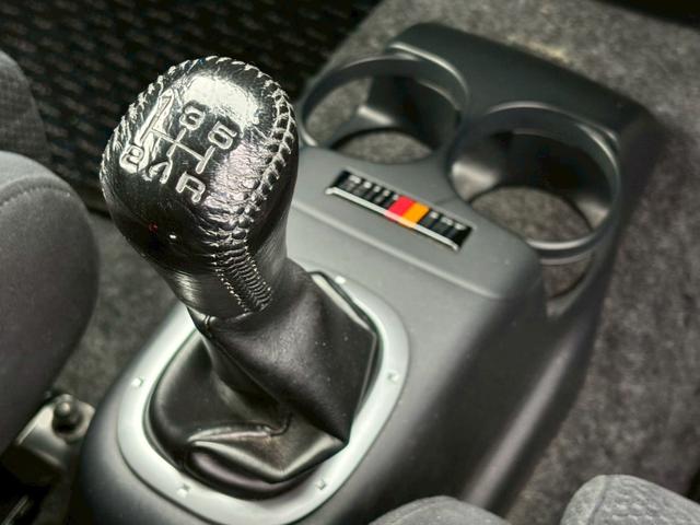 コルト ラリーアート　バージョンＲ　ラリアートマフラー　ショックローファースポーツ　社外ナビ　フルセグＴＶ　Ｂｌｕｅｔｏｏｔｈ　リアカメラ　ＨＩＤヘッドライト　フォグ　純正１６インチＡＷ　純正ＲＥＣＡＲＯシート　追加３連メーター　ＥＴＣ（40枚目）