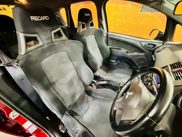 コルト ラリーアート　バージョンＲ　ラリアートマフラー　ショックローファースポーツ　社外ナビ　フルセグＴＶ　Ｂｌｕｅｔｏｏｔｈ　リアカメラ　ＨＩＤヘッドライト　フォグ　純正１６インチＡＷ　純正ＲＥＣＡＲＯシート　追加３連メーター　ＥＴＣ（48枚目）