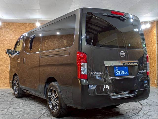 NV350キャラバンバン ロングプレミアムGXターボ 社外フロントグリル 社外17インチアルミ 社外ドアバイザー 低床ロング 両側スライドドア 社外ナビ デジタルTV Bluetooth バックモニター HIDヘッドライト ドラレコ スマートキー ETC(17枚目)