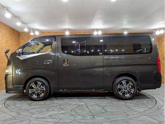 NV350キャラバンバン ロングプレミアムGXターボ 社外フロントグリル 社外17インチアルミ 社外ドアバイザー 低床ロング 両側スライドドア 社外ナビ デジタルTV Bluetooth バックモニター HIDヘッドライト ドラレコ スマートキー ETC(18枚目)