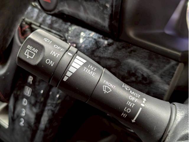 NV350キャラバンバン ロングプレミアムGXターボ 社外フロントグリル 社外17インチアルミ 社外ドアバイザー 低床ロング 両側スライドドア 社外ナビ デジタルTV Bluetooth バックモニター HIDヘッドライト ドラレコ スマートキー ETC(26枚目)