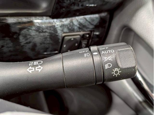 NV350キャラバンバン ロングプレミアムGXターボ 社外フロントグリル 社外17インチアルミ 社外ドアバイザー 低床ロング 両側スライドドア 社外ナビ デジタルTV Bluetooth バックモニター HIDヘッドライト ドラレコ スマートキー ETC(27枚目)