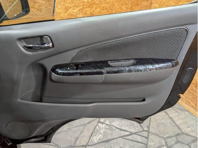 NV350キャラバンバン ロングプレミアムGXターボ 社外フロントグリル 社外17インチアルミ 社外ドアバイザー 低床ロング 両側スライドドア 社外ナビ デジタルTV Bluetooth バックモニター HIDヘッドライト ドラレコ スマートキー ETC(31枚目)