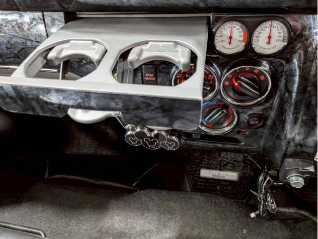 NV350キャラバンバン ロングプレミアムGXターボ 社外フロントグリル 社外17インチアルミ 社外ドアバイザー 低床ロング 両側スライドドア 社外ナビ デジタルTV Bluetooth バックモニター HIDヘッドライト ドラレコ スマートキー ETC(39枚目)