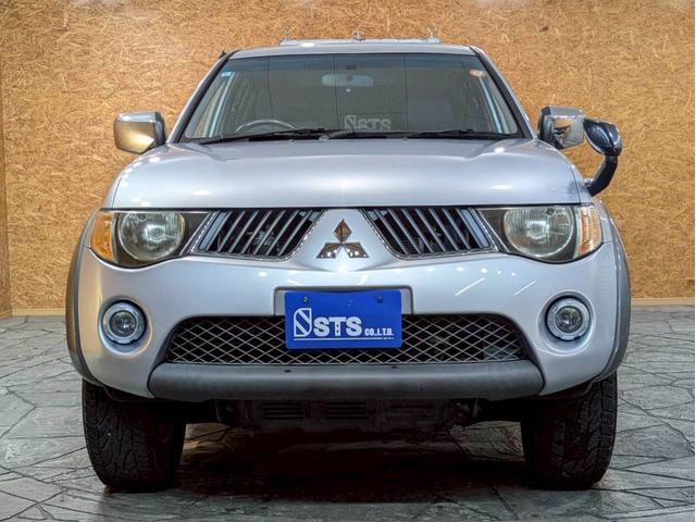 トライトン ベースグレード キャノピー ワンオーナー Stradaナビ Clarionオーディオ フォグランプ 純正AW パートタイム4WD ドアバイザー サイドステップ リモコンキー スペアキー ETC車載器 走行9.3万キロ(7枚目)