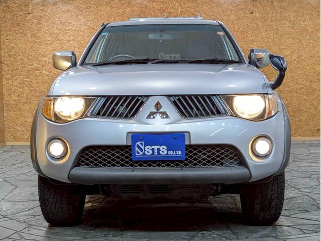 トライトン ベースグレード キャノピー ワンオーナー Stradaナビ Clarionオーディオ フォグランプ 純正AW パートタイム4WD ドアバイザー サイドステップ リモコンキー スペアキー ETC車載器 走行9.3万キロ(9枚目)