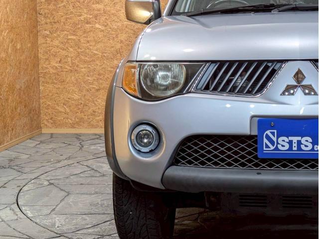 トライトン ベースグレード キャノピー ワンオーナー Stradaナビ Clarionオーディオ フォグランプ 純正AW パートタイム4WD ドアバイザー サイドステップ リモコンキー スペアキー ETC車載器 走行9.3万キロ(10枚目)