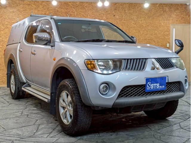 トライトン ベースグレード キャノピー ワンオーナー Stradaナビ Clarionオーディオ フォグランプ 純正AW パートタイム4WD ドアバイザー サイドステップ リモコンキー スペアキー ETC車載器 走行9.3万キロ(12枚目)